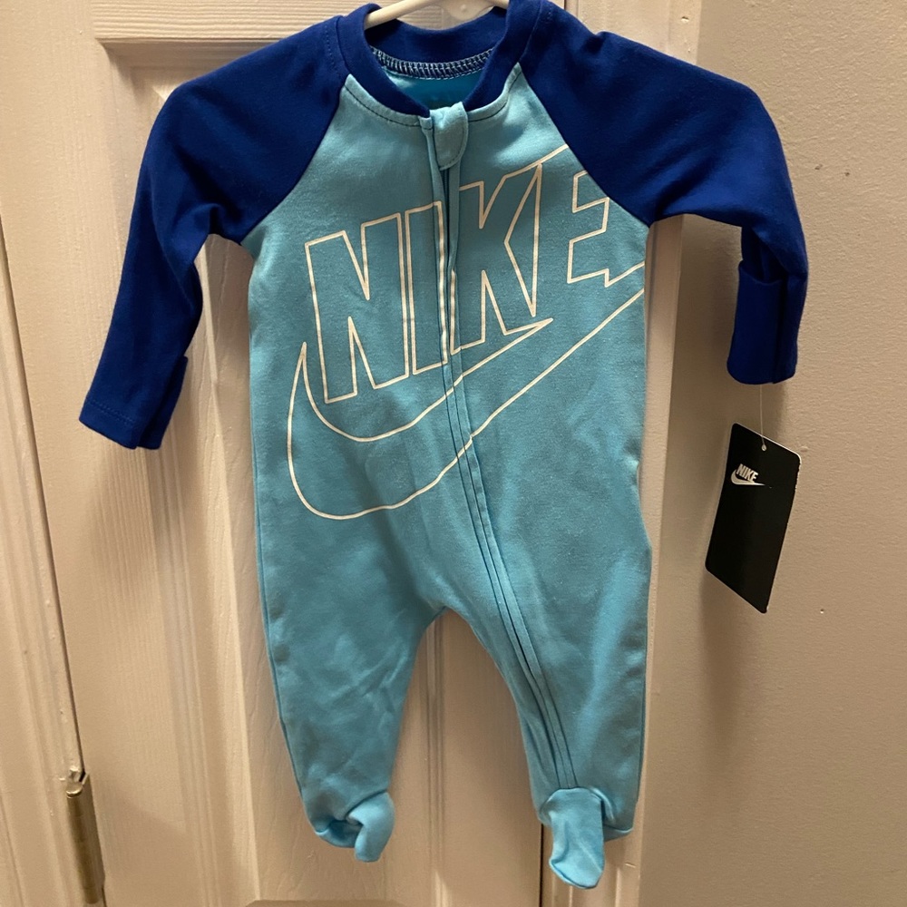 Baby boy Nike pjs 0-3months NWT